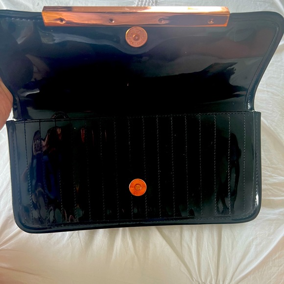 Black Patent Leather clutch with bronze details - Picture 4 of 4